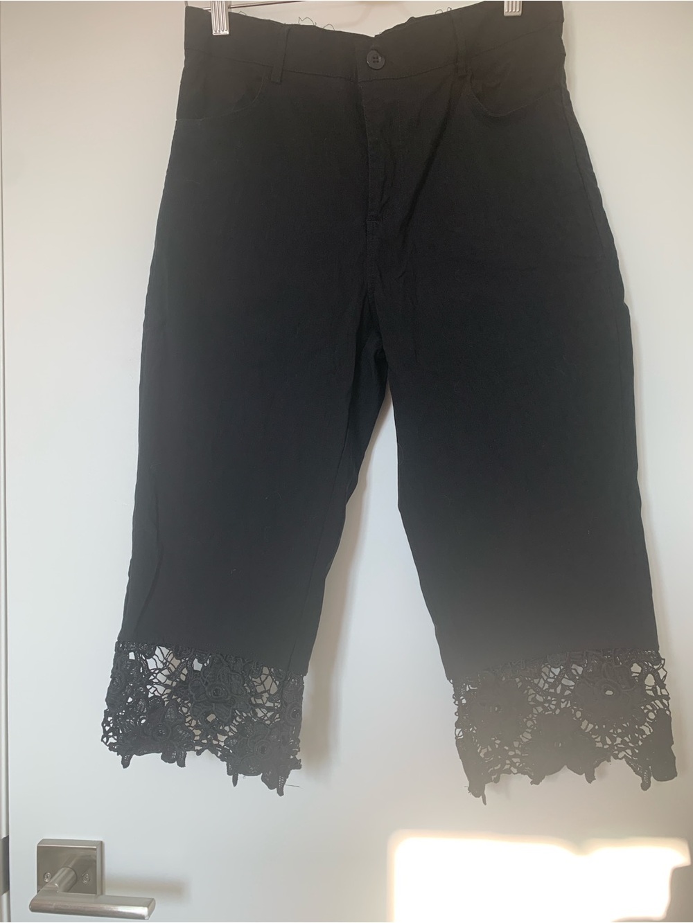 Cottagecore Black Cropped Capris Pants with Crochet Lace Hem